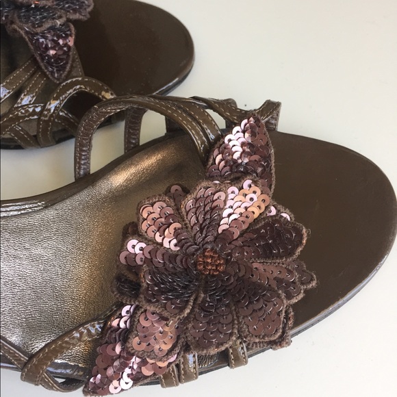 NWOT Isabella Fiore Sequin Heels - Picture 3 of 5